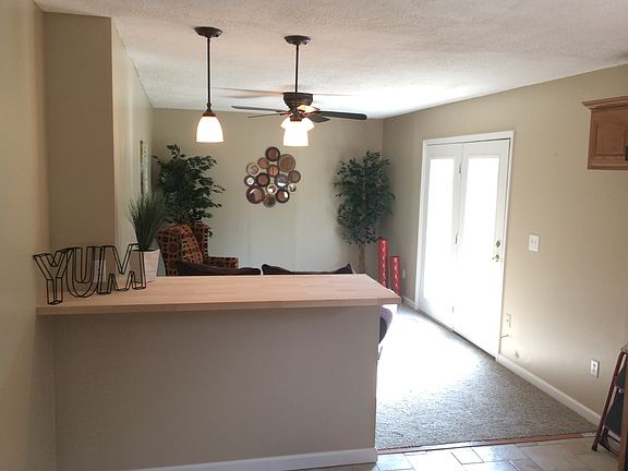 5th image of 70 Chaplen Dr