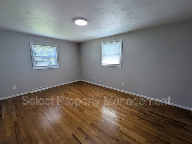 4920 Desoto Dr — Photo 26
