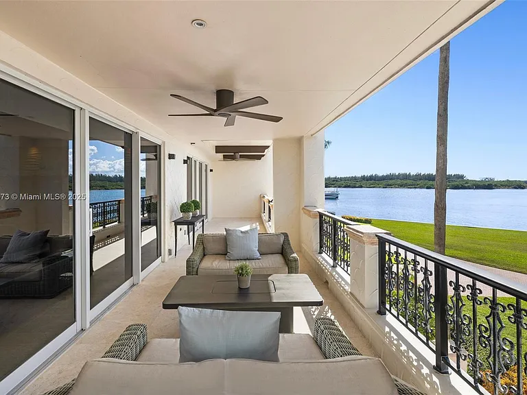 4924 Fisher Island Dr #4924 — Photo 42