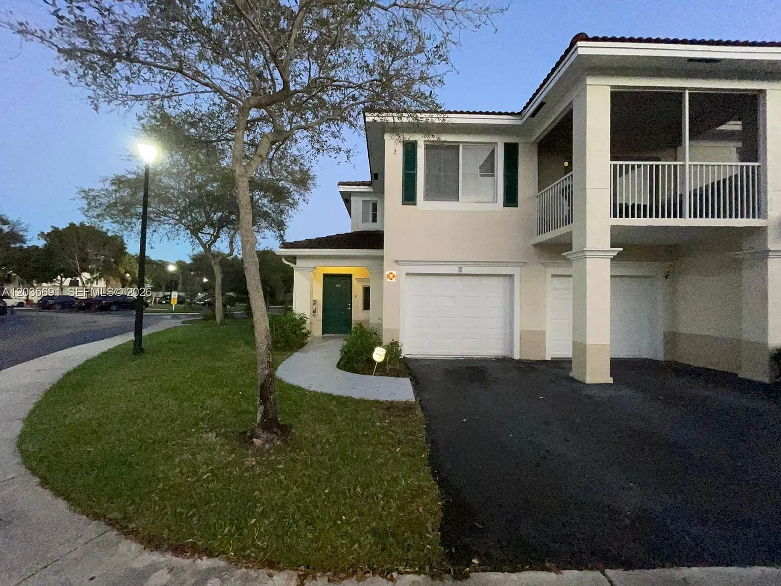 Palms Point(The)condo — Photo 2