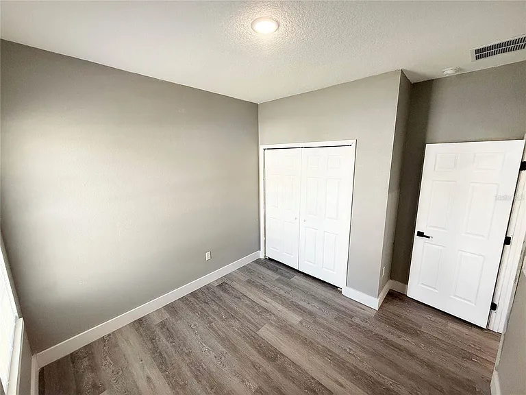 323 Pearl St #1 — Photo 24