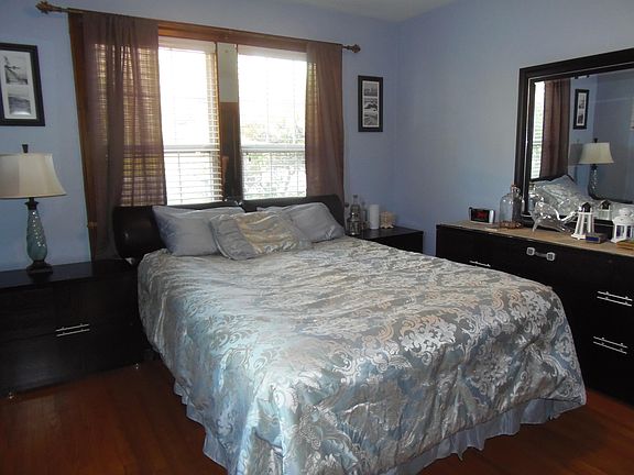 5th image of 2418 NE Highland Dr