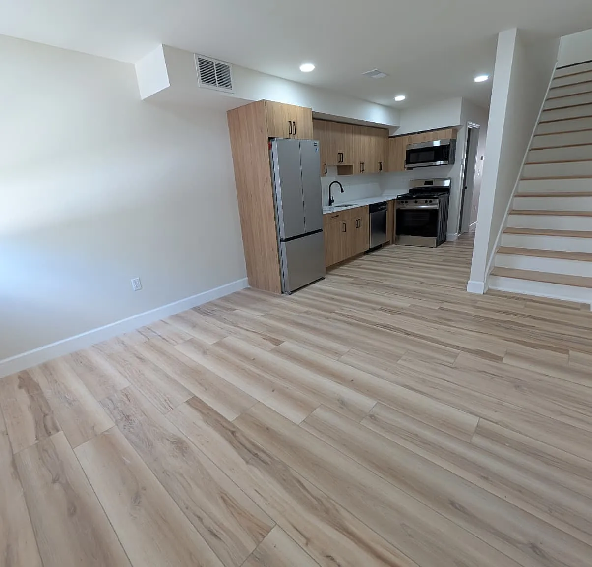 3 bed, 1.5 bath, $2,175 — Photo 2
