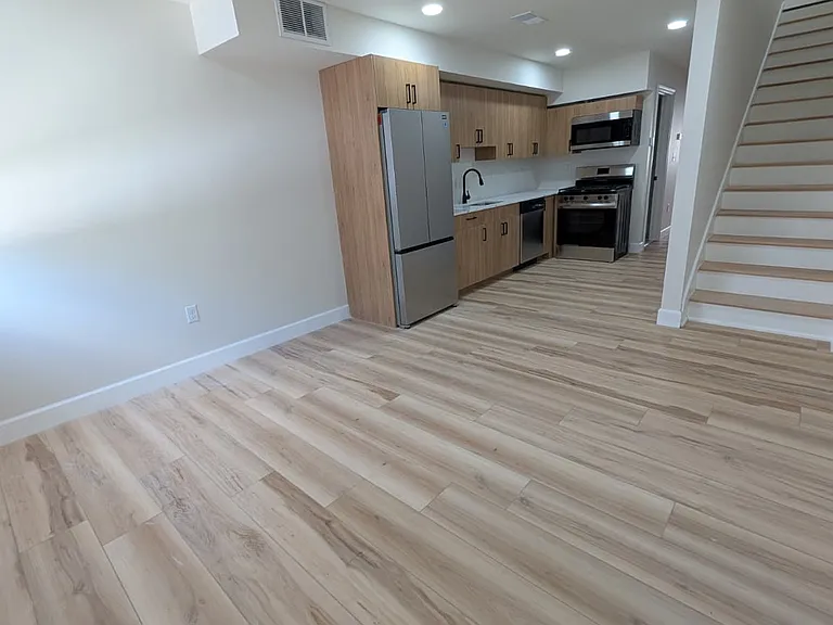 48 Warner St #BB6 — Photo 2