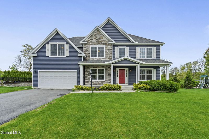 2nd image of 31 Stablegate Drive