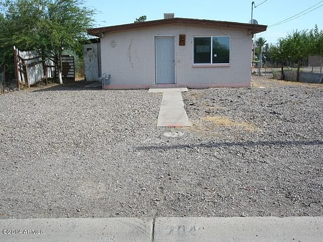 1st image of 204 E 10th St