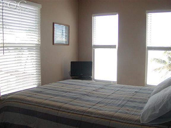 3rd image of 4660 Estero Blvd