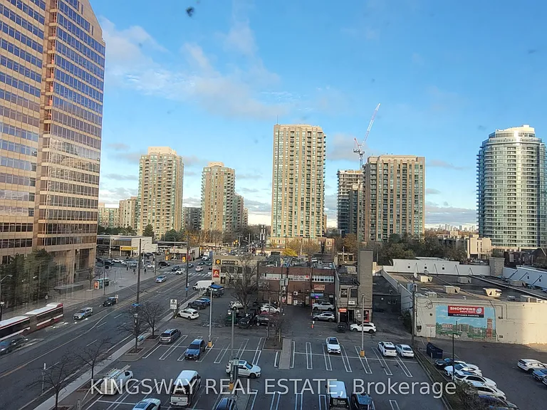 7 Lorraine Dr #812 — Photo 28