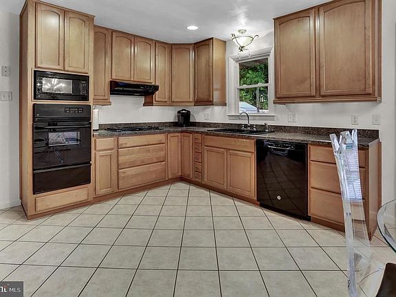 5th image of 3720 Carlisle Pike