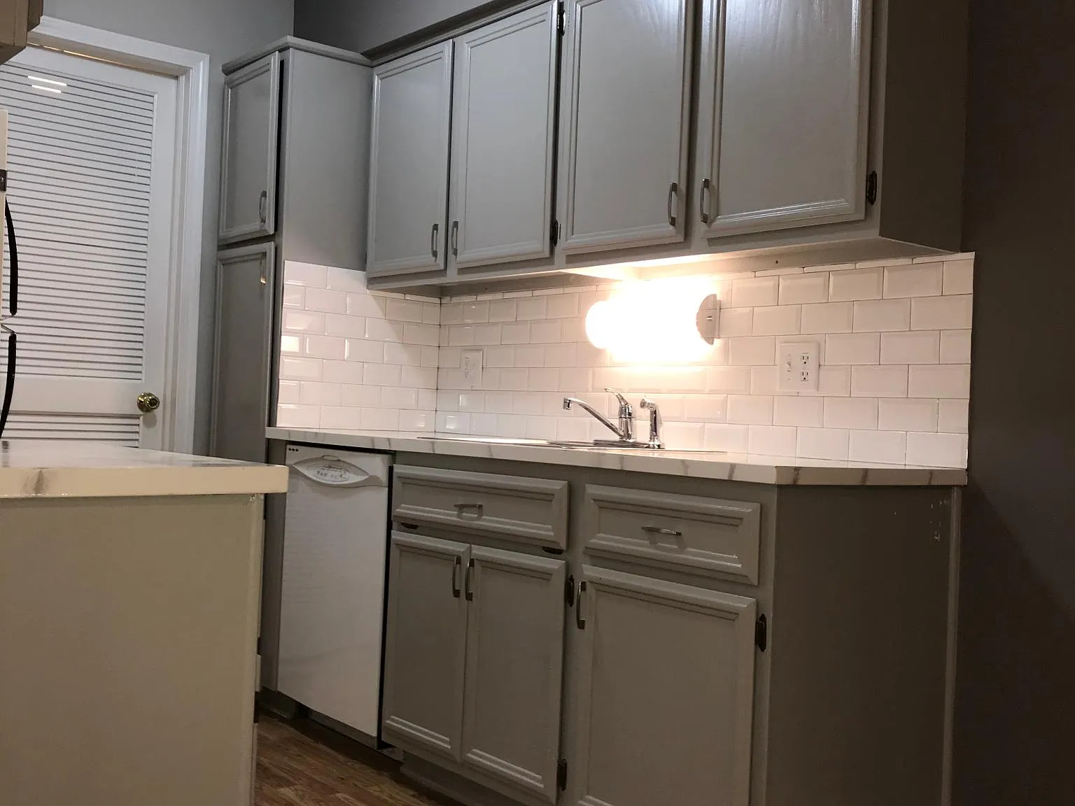 2 bed, 1000 sqft, $1,600 — Photo 3