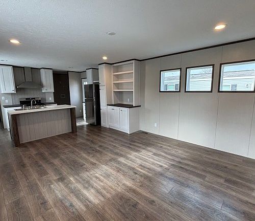 3rd image of 3052 N Gary St #121