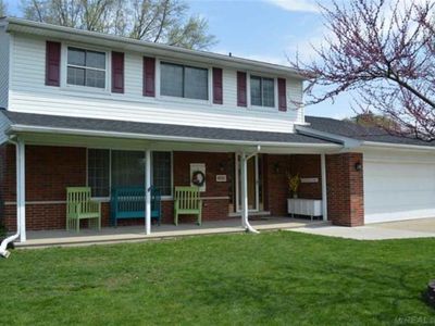 23429 Myrtle St, Clinton Township, MI, 48036