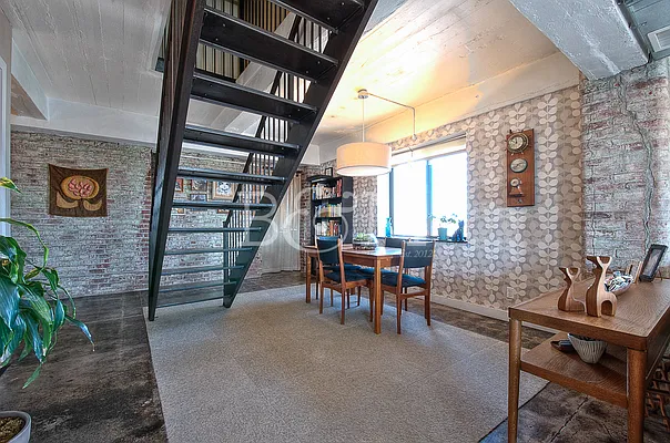 Sold by Brick&Mortar | media 6