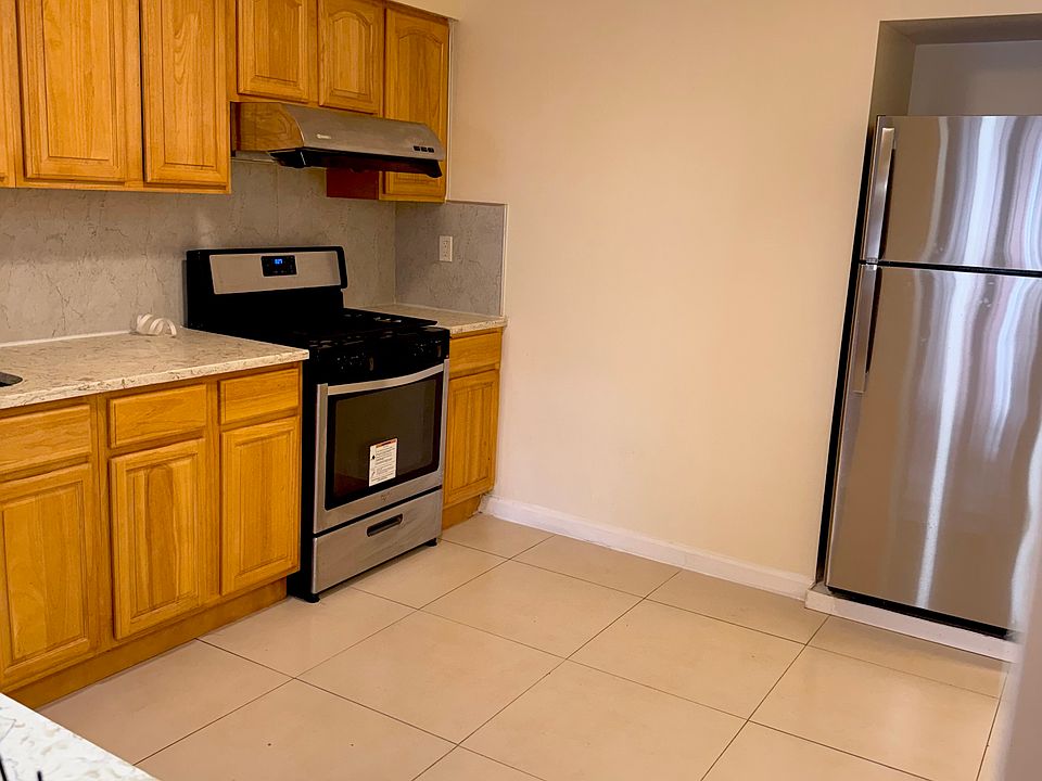 1st image of 209-41 41st Ave Floor 1