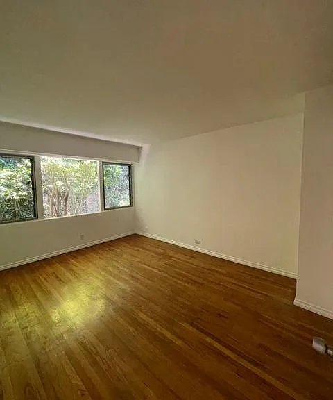 939 1/2 Hilgard Ave — Photo 13
