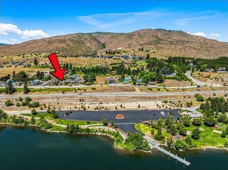 4th image of 2548 Entiat Way