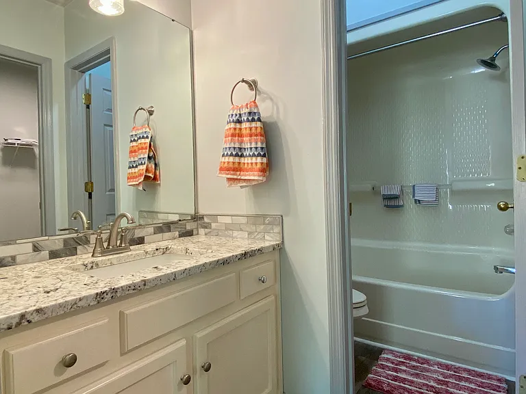 2606 Sutcliff Dr NE — Photo 16