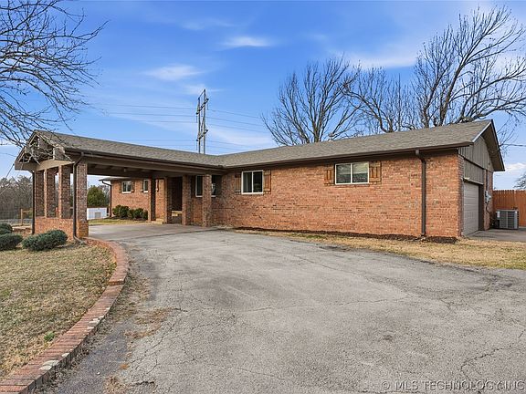 3rd image of 6 Briarwood St