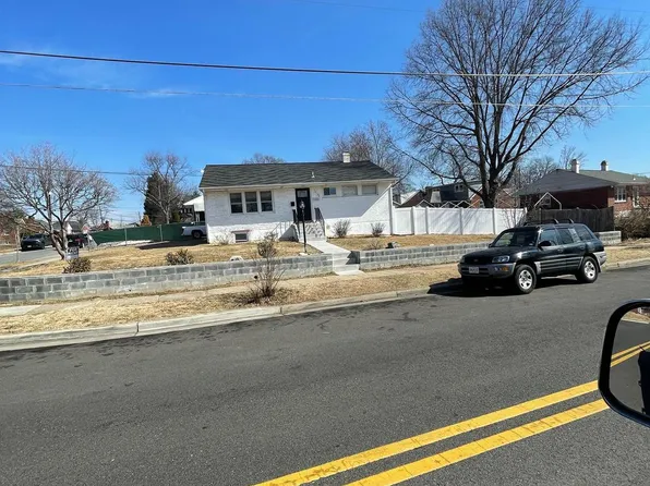 2106 Fordham St, Hyattsville, MD 20783