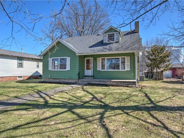 116 S Walnut St, Maroa, IL 61756