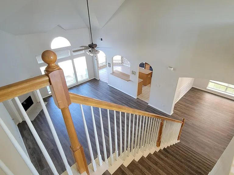 5400 Meadow Valley Dr — Photo 10