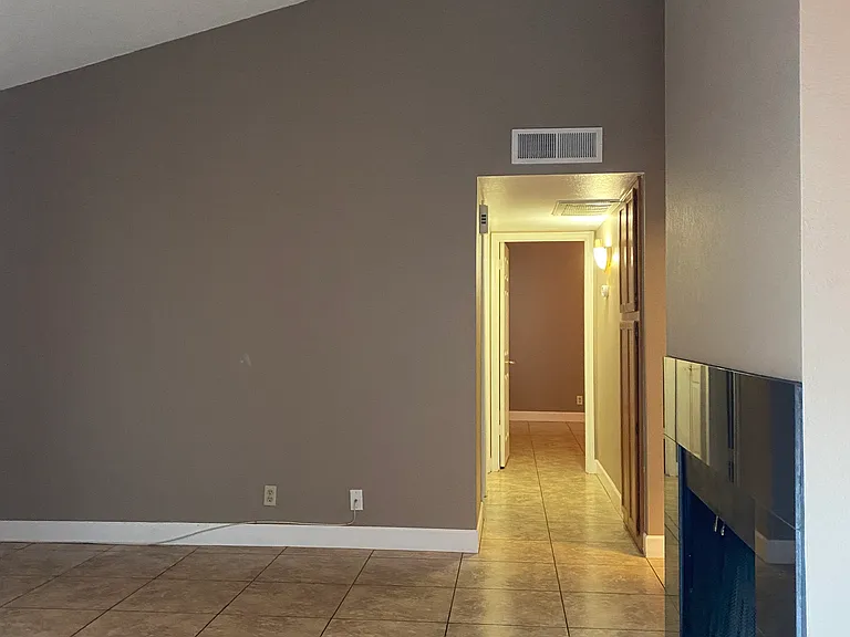 1976 N Lemon Tree Ln #11 — Photo 6