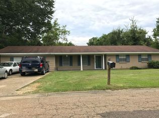 207 Enchanted Dr, Vicksburg, MS 39180