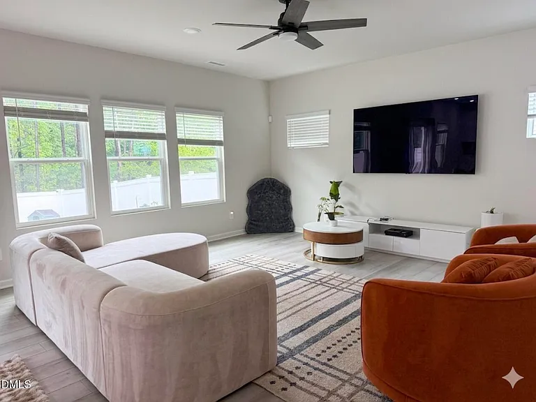 165 Squirrel Oaks Ln — Photo 6