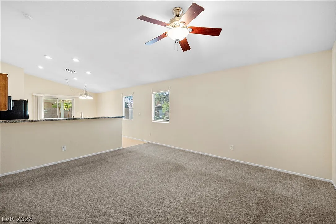 3 bed, 2.0 bath, 1293 sqft, $1,850 — Photo 4