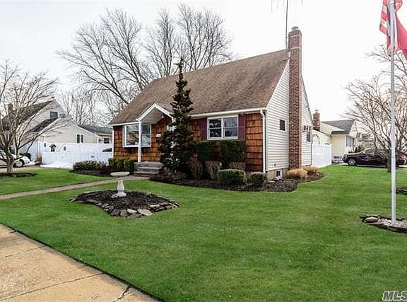 2nd image of 3958 Maywood Dr