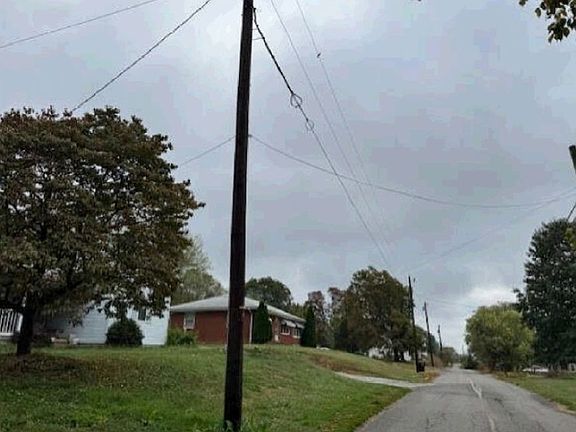 Exterior Neighborhood (street photo)