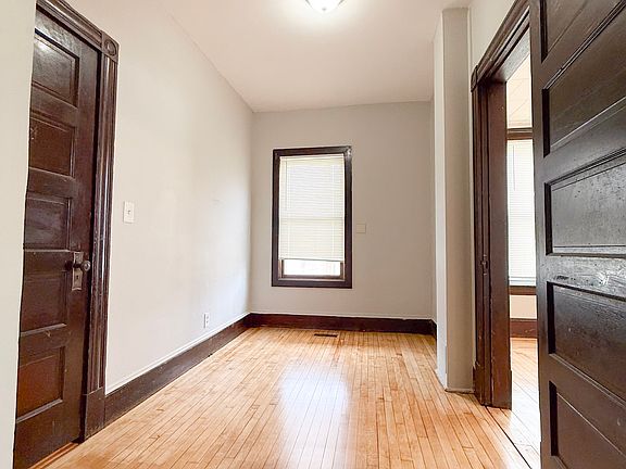 5th image of 22 Blossom St #A
