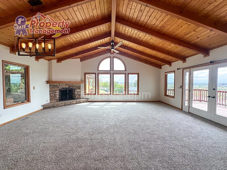 2624 N Hillway Dr — Photo 6