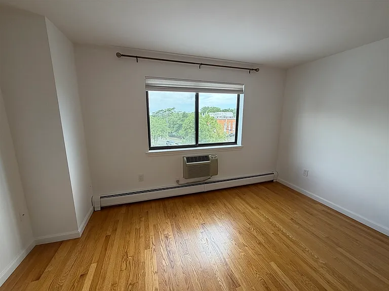 151 Coolidge Ave #404 — Photo 9