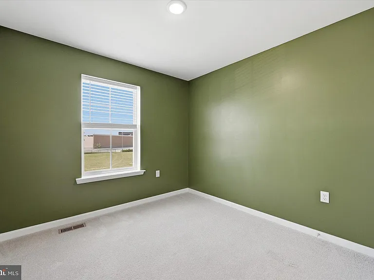 658 Thumper Dr — Photo 6