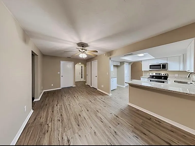 5935 Clays Mill Dr — Photo 7