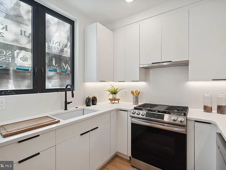 1623 Christian St #1 — Photo 4