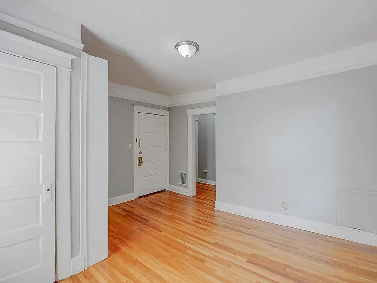 1319 Harbert Ave #3 — Photo 4