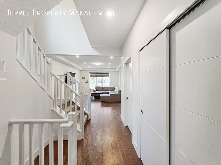 167 Windbrook Mnr SW #UPPER — Photo 9
