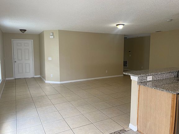2nd image of 14920 Waterford Chase Pkwy