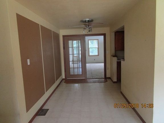 5th image of 4812 W Roseland Ave