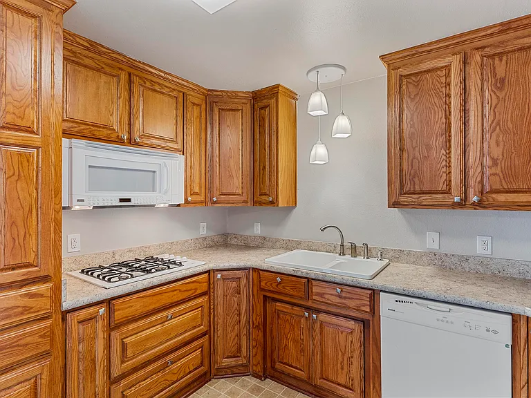 6104 Ivy Hill Rd — Photo 5