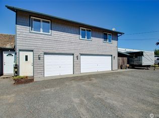 944 S 3rd St #B, La Conner, WA 98257
