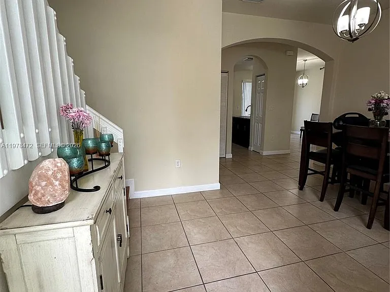 133 SE 28th Ter #8 — Photo 31