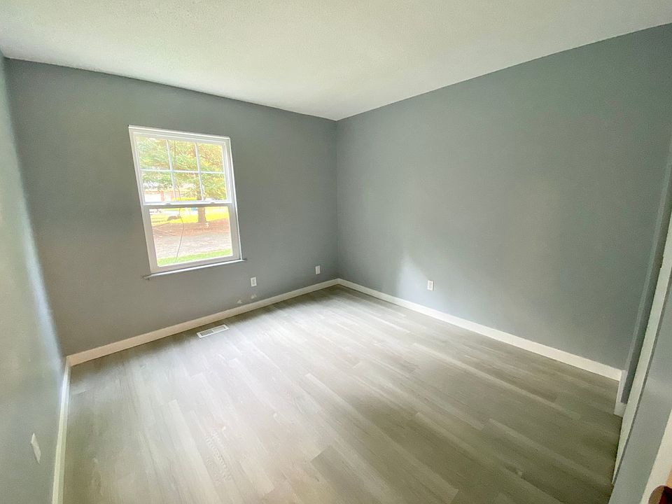 1st image of 321 Beechwood Dr #B