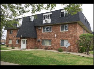 17242 71st Ct APT 8, Tinley Park, IL 60477
