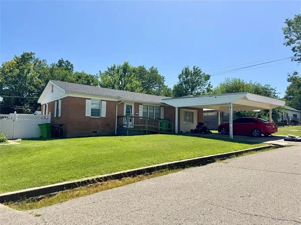 201 S 5th St, Okemah, OK 74859