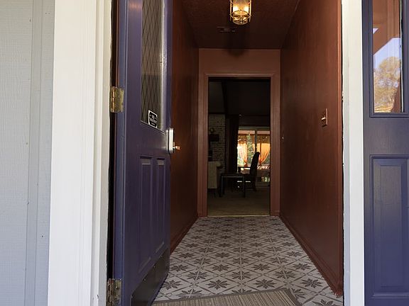 3rd image of 323 Chickasaw Rd