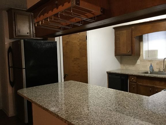 2nd image of 902 Trailwood Blvd