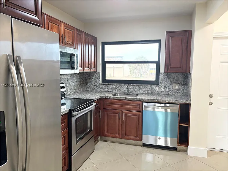 1606 NW 90th Way #1606 — Photo 7
